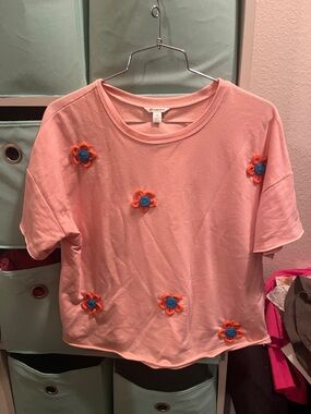 Versona Pink Short Sleeve Tee with Orange & Blue Floral Appliqués
